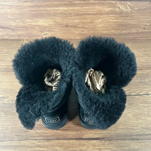UGG BAILEY BUTTON BLING Black Suede Winter Boots Women’s Size 5 Shoes Jewel - Picture 8 of 10
